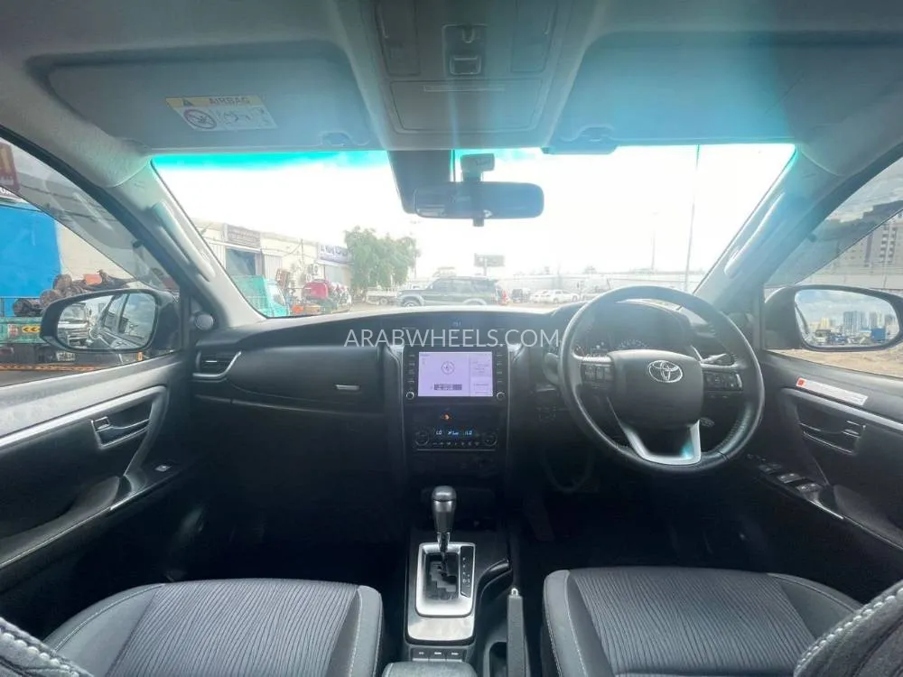 Toyota Fortuner 2023 for Sale in Dubai Image-9