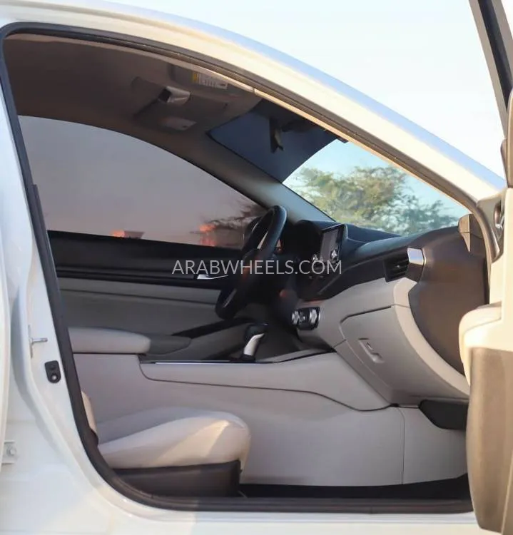 Nissan Altima 2022 for Sale in Sharjah Image-9