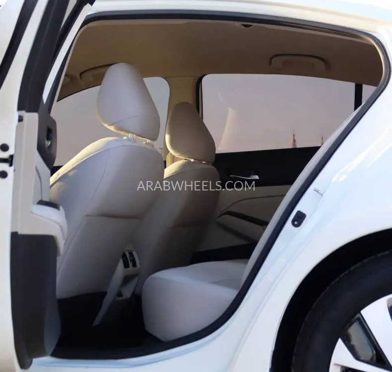 Nissan Altima 2022 for Sale in Sharjah Image-10