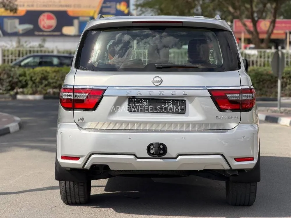 Nissan Patrol 2022 for Sale in Dubai Image-4