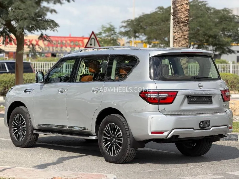 Nissan Patrol 2022 for Sale in Dubai Image-6