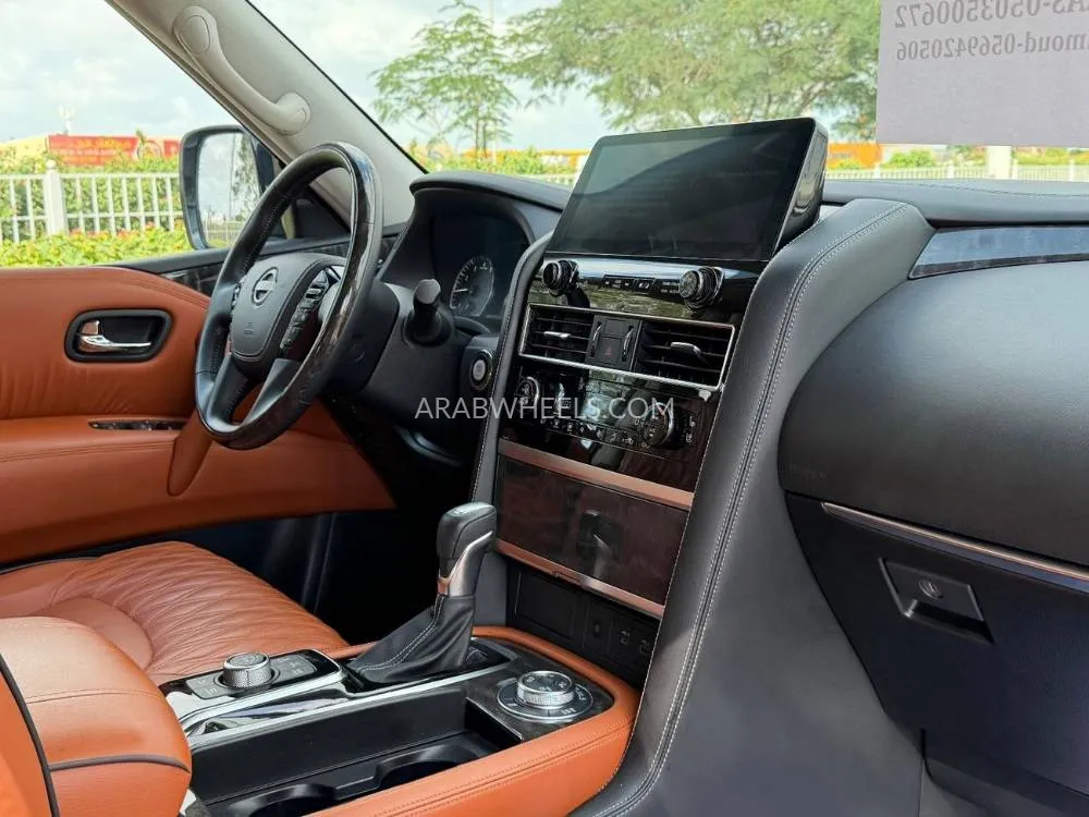 Nissan Patrol 2022 for Sale in Dubai Image-10