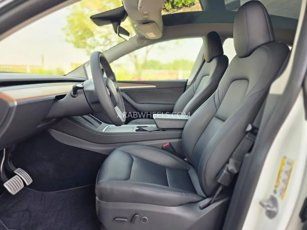 Tesla Model Y 2024 for Sale in Dubai Image-4
