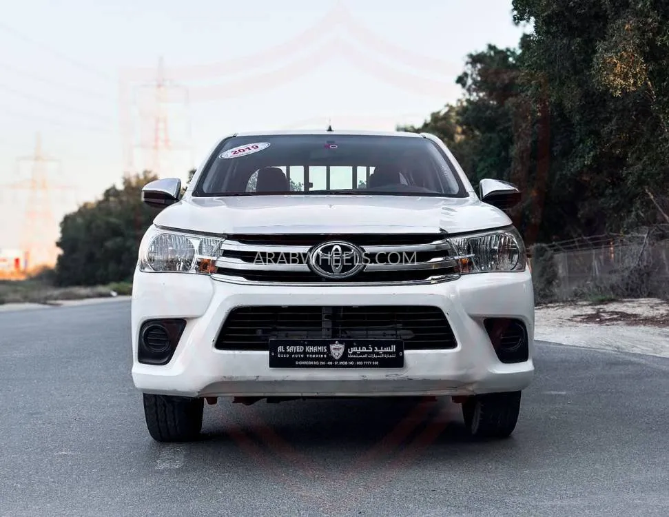 Toyota Hilux 2019 for Sale in Sharjah Image-2