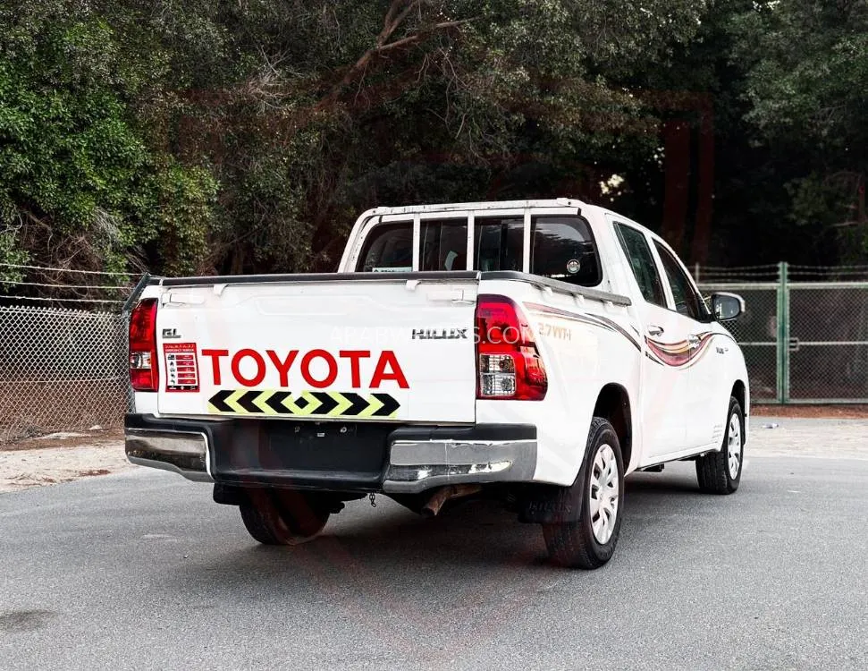 Toyota Hilux 2019 for Sale in Sharjah Image-6