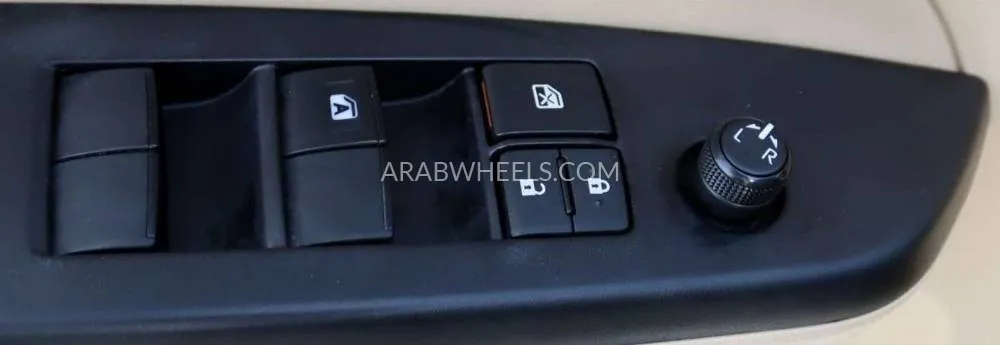 Toyota Yaris 2022 for Sale in Sharjah Image-9