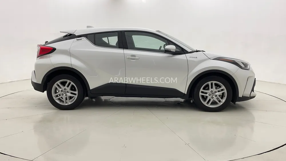 Toyota C-HR 2022 for Sale in Dubai Image-2