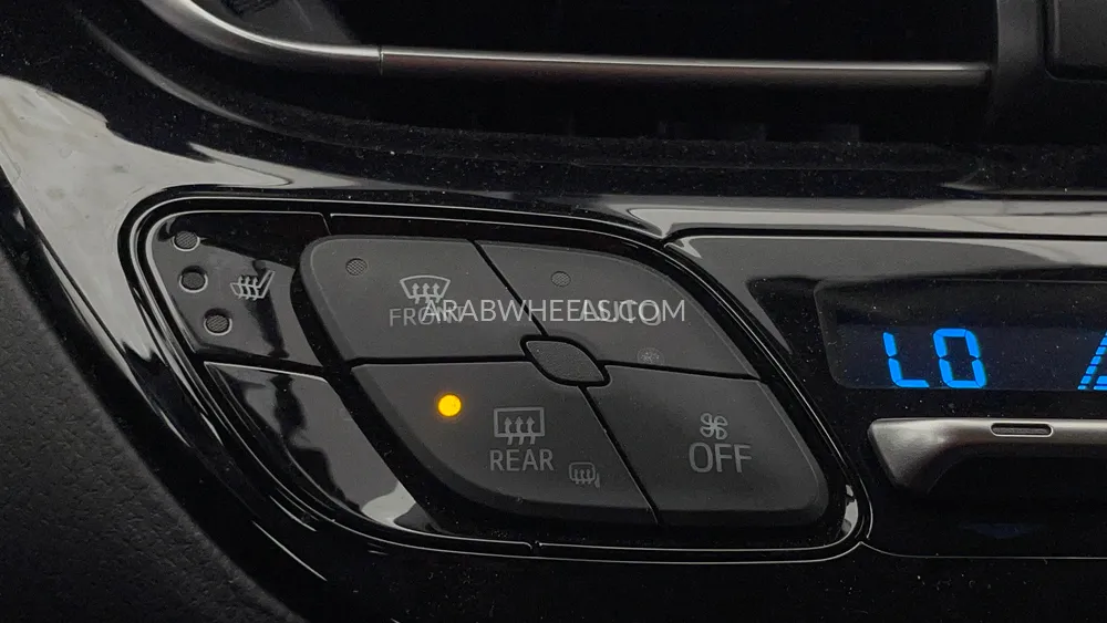 Toyota C-HR 2022 for Sale in Dubai Image-40