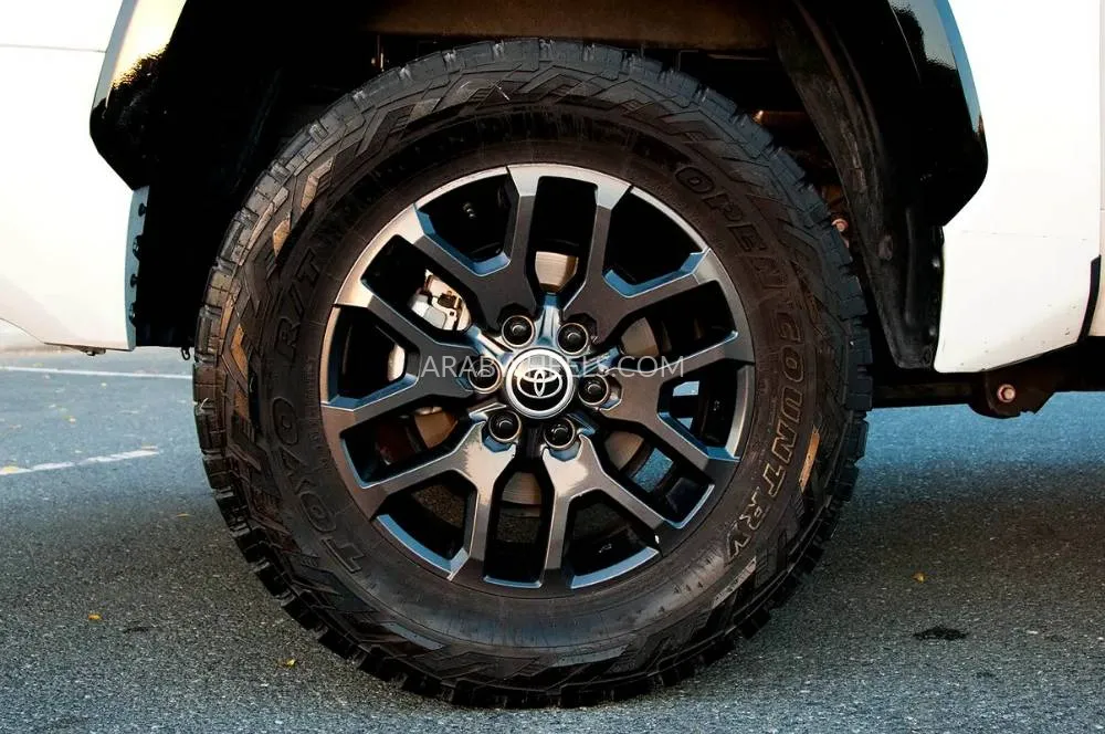 Toyota Tundra 2024 for Sale in Dubai Image-11