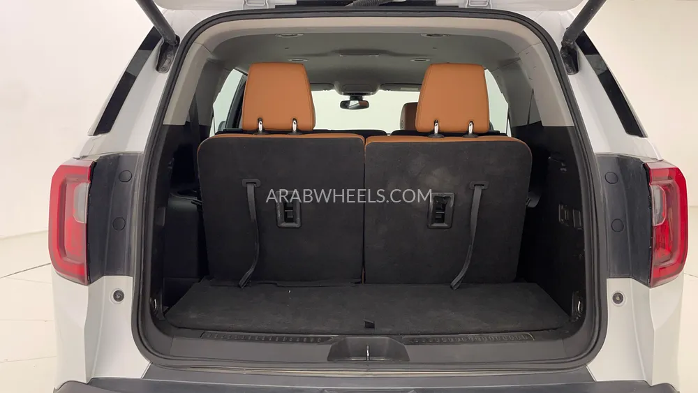 GMC Acadia 2023 for Sale in Dubai Image-27
