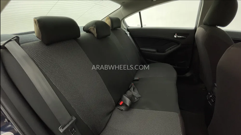 Kia Cerato 2018 for Sale in Dubai Image-27