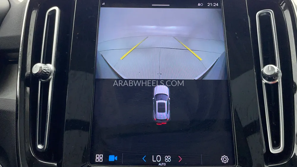 Volvo XC40 2023 for Sale in Dubai Image-17