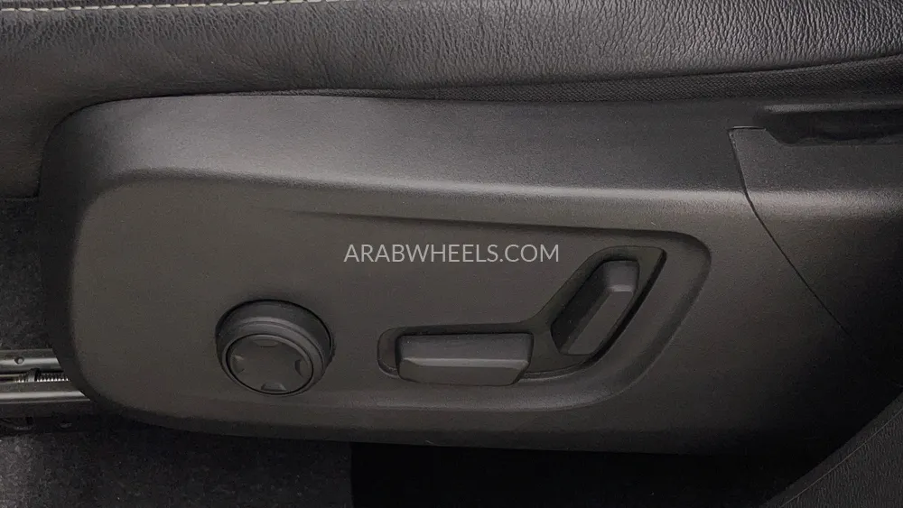 Volvo XC40 2023 for Sale in Dubai Image-24