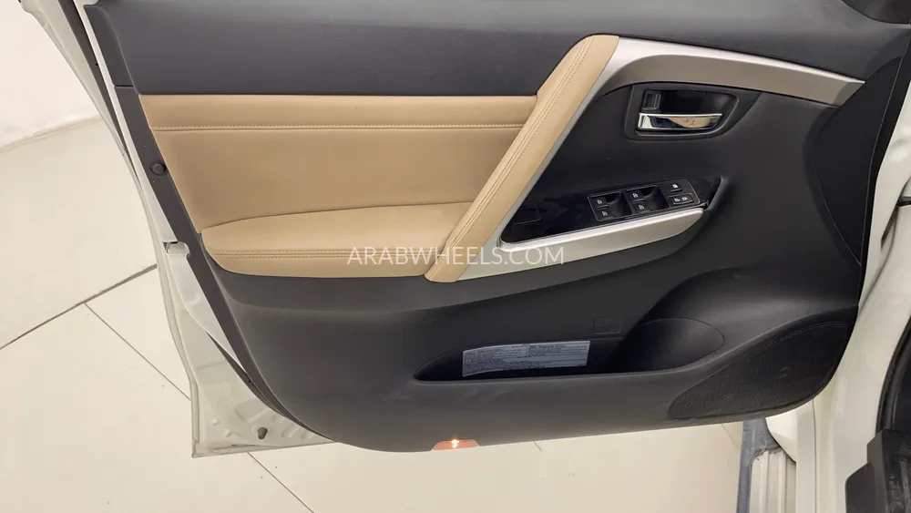 Mitsubishi Montero Sport 2022 for Sale in Dubai Image-21