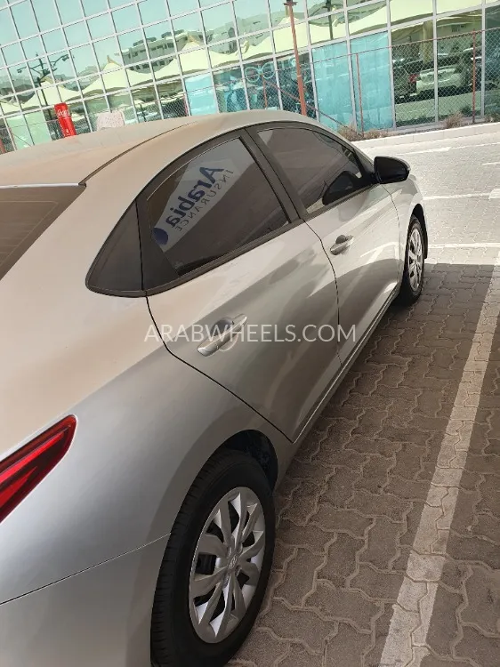 Hyundai Accent 2018 for Sale in Dubai Image-4