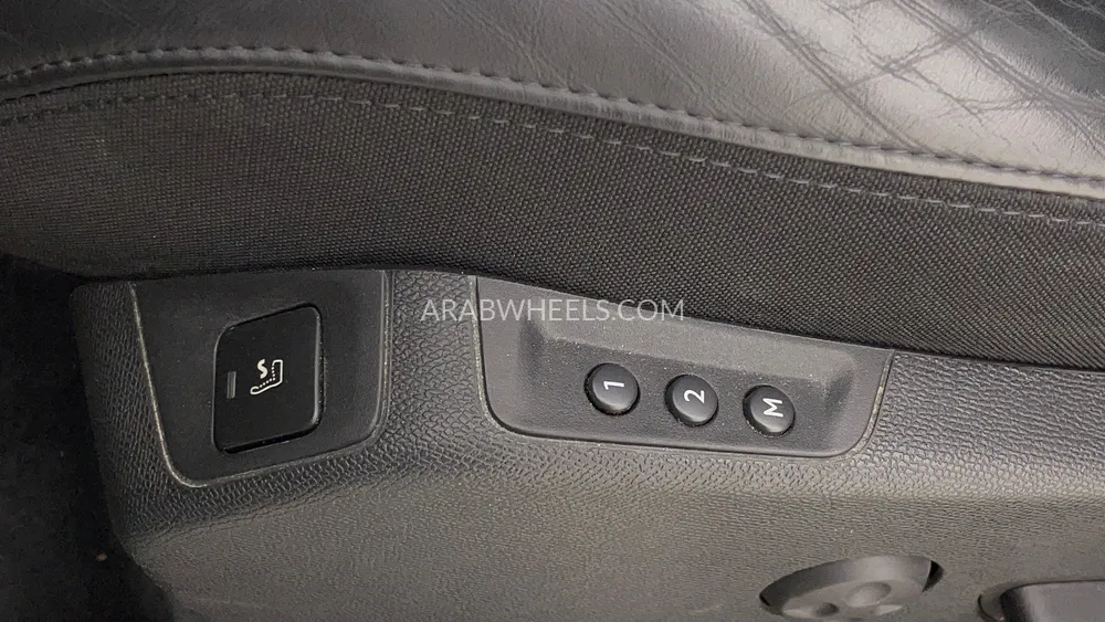 Peugeot 3008 2018 for Sale in Dubai Image-45