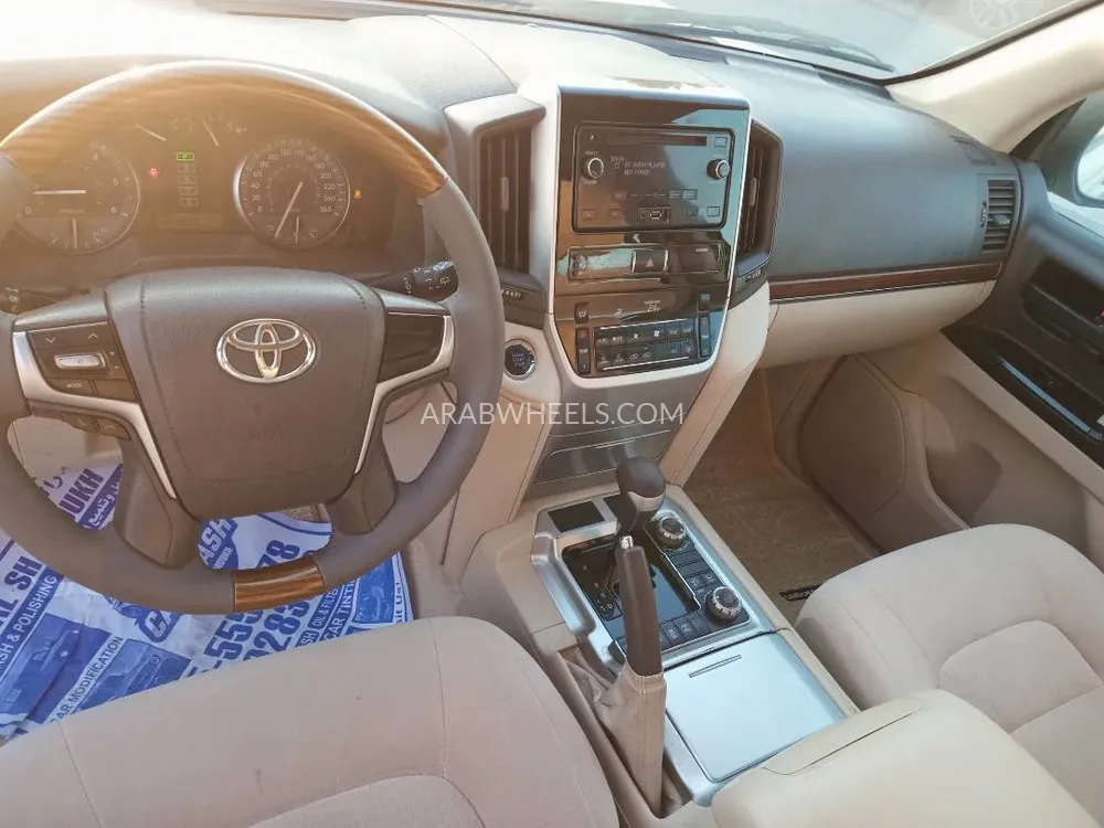 Toyota Land Cruiser 2018 for Sale in Sharjah Image-6