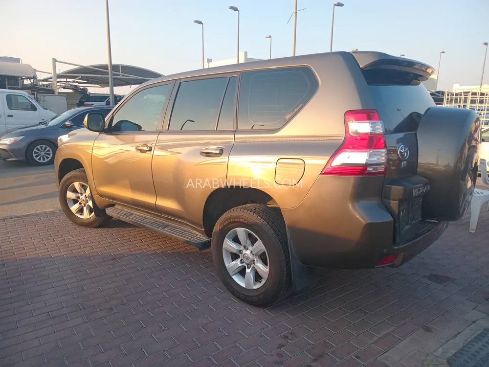 Toyota Land Cruiser Prado 2015 for Sale in Sharjah Image-4