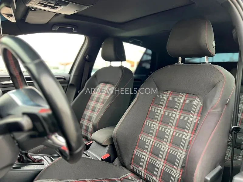 Volkswagen Golf GTI 2015 for Sale in Sharjah Image-3