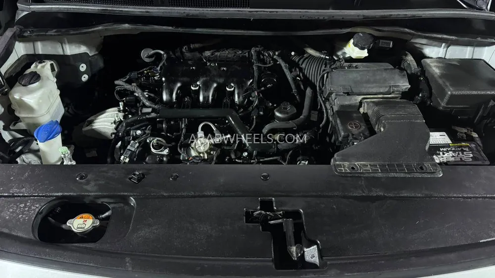 Kia Sedona 2017 for Sale in Sharjah Image-19