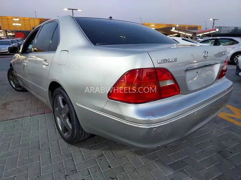 Lexus LS 2003 for Sale in Sharjah Image-7