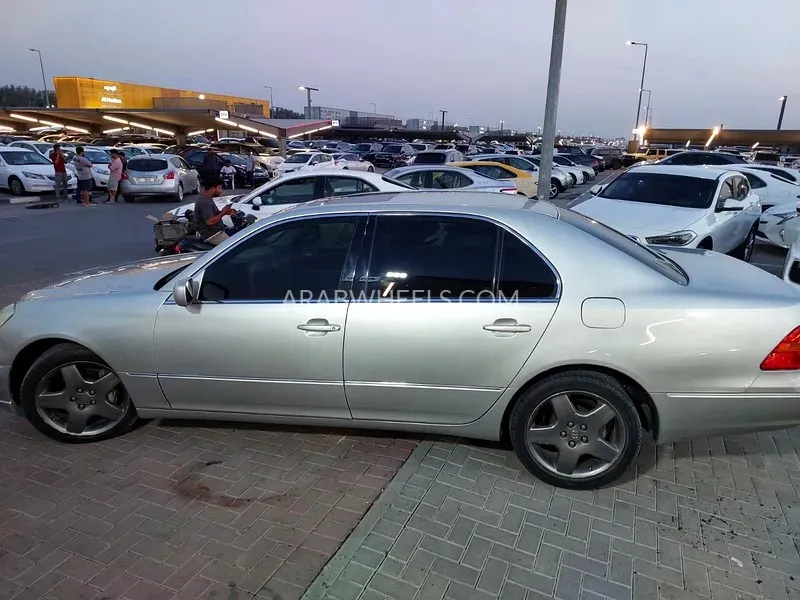 Lexus LS 2003 for Sale in Sharjah Image-13