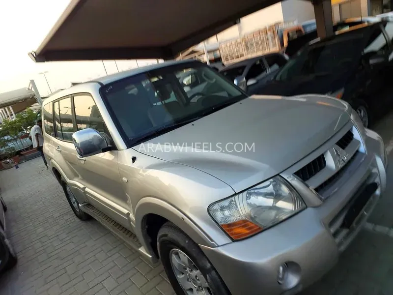 Mitsubishi Pajero 2007 for Sale in Sharjah Image-10