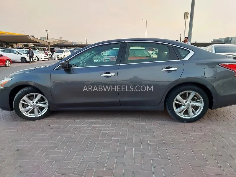 Nissan Altima 2013 for Sale in Sharjah Image-2