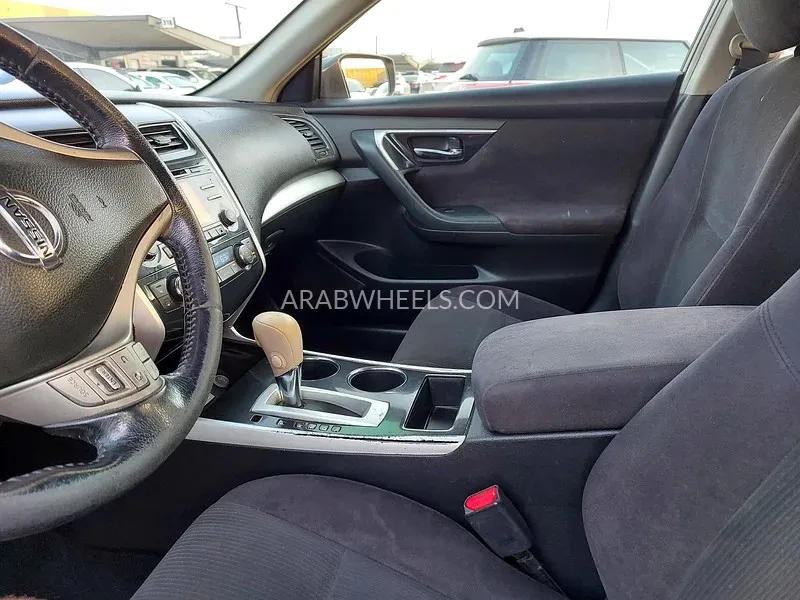 Nissan Altima 2013 for Sale in Sharjah Image-7