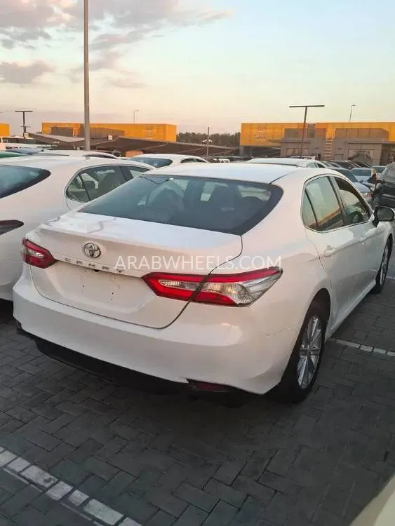 Toyota Camry 2018 for Sale in Sharjah Image-2