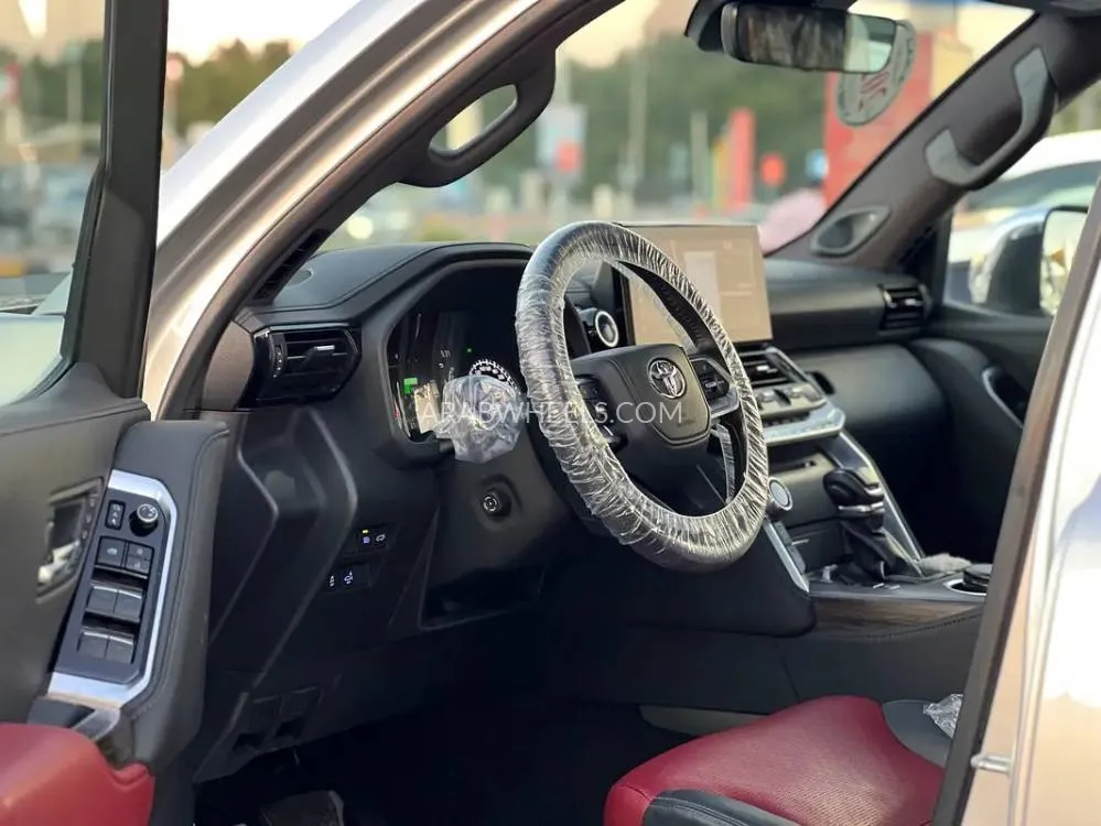 Toyota Land Cruiser 2022 for Sale in Sharjah Image-10