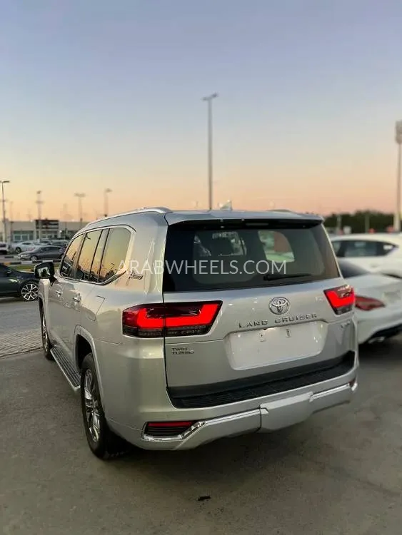 Toyota Land Cruiser 2022 for Sale in Sharjah Image-12