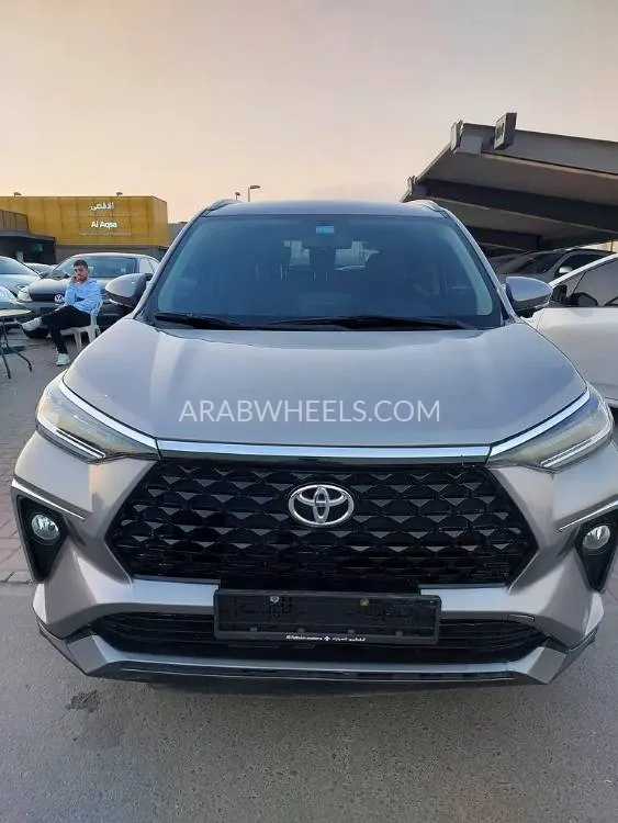 Toyota Vios 2024 for Sale in Sharjah Image-5