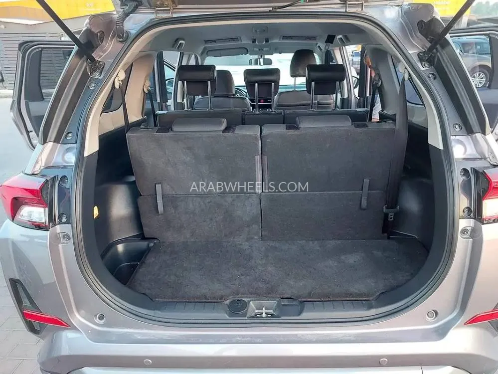 Toyota Vios 2024 for Sale in Sharjah Image-15