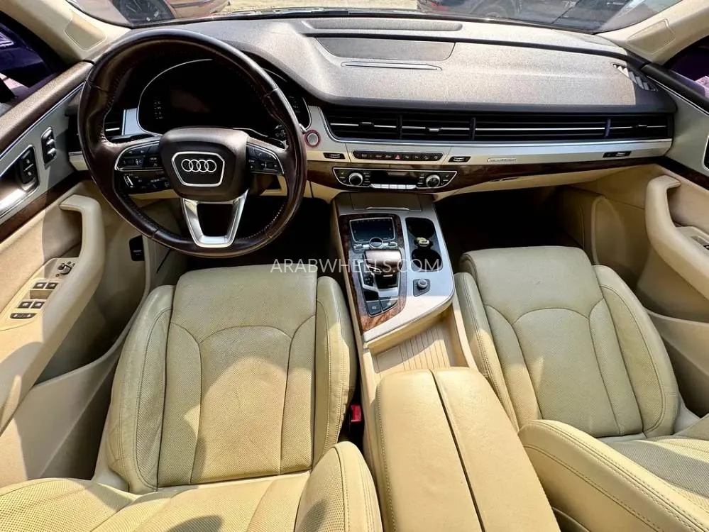 Audi Q7 2016 for Sale in Sharjah Image-16