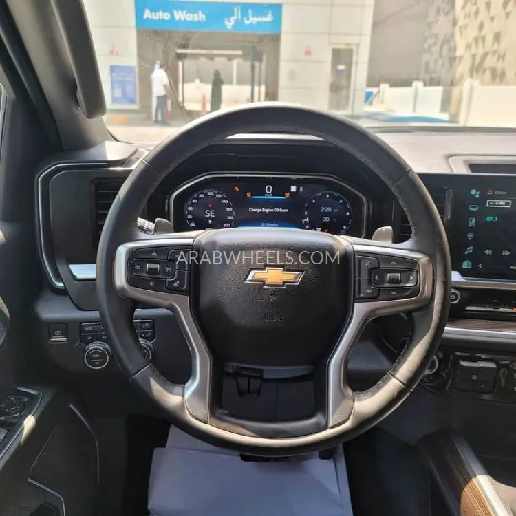 Chevrolet Silverado 2023 for Sale in Sharjah Image-7