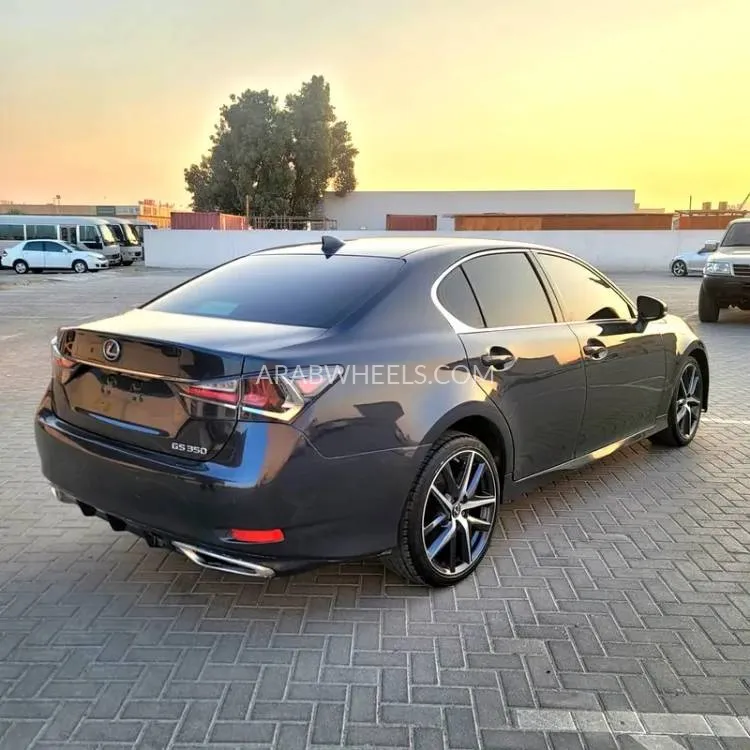 Lexus GS 2018 for Sale in Sharjah Image-4