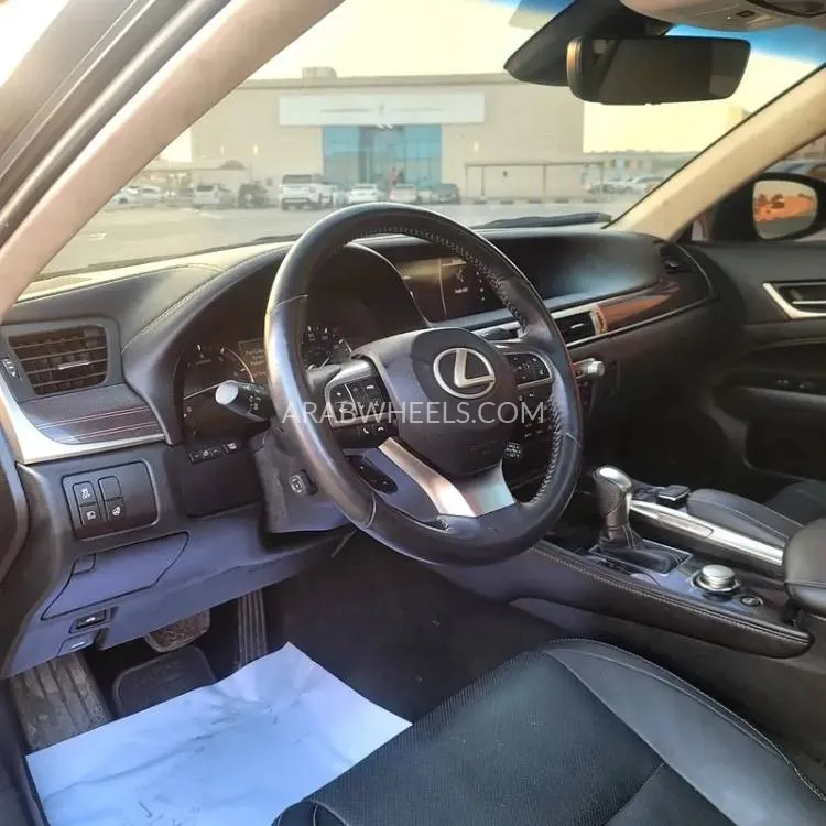 Lexus GS 2018 for Sale in Sharjah Image-10