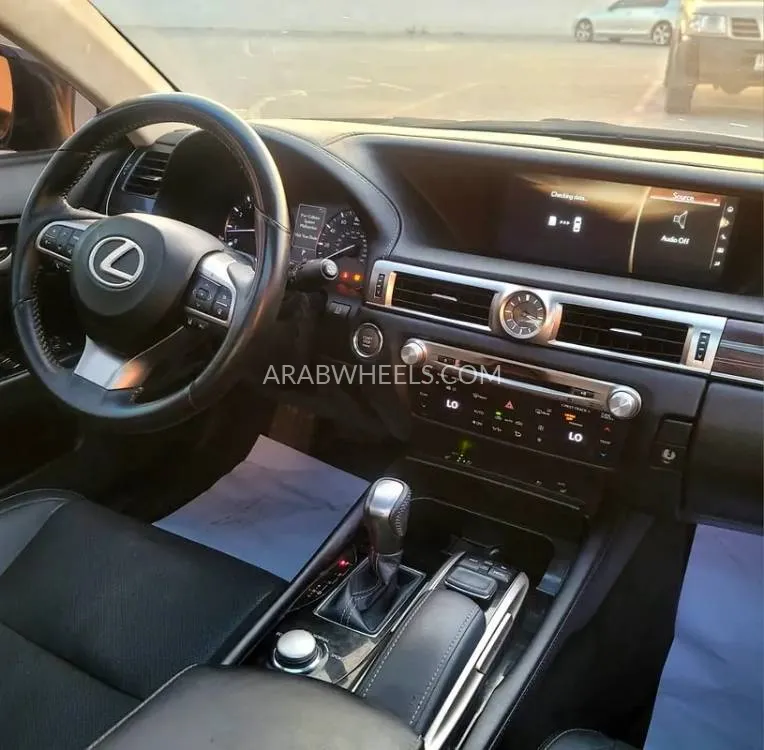 Lexus GS 2018 for Sale in Sharjah Image-11
