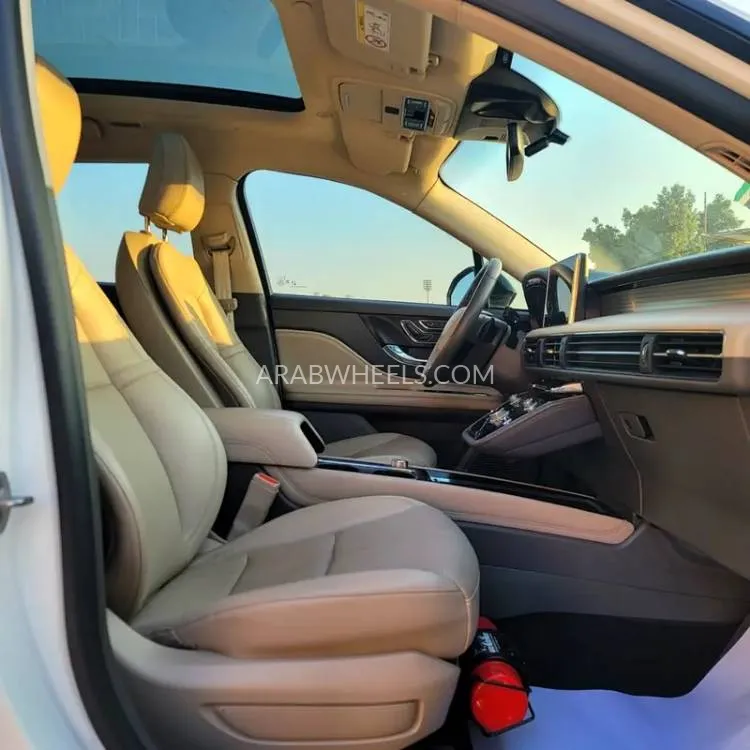 Lincoln Corsair 2022 for Sale in Sharjah Image-8