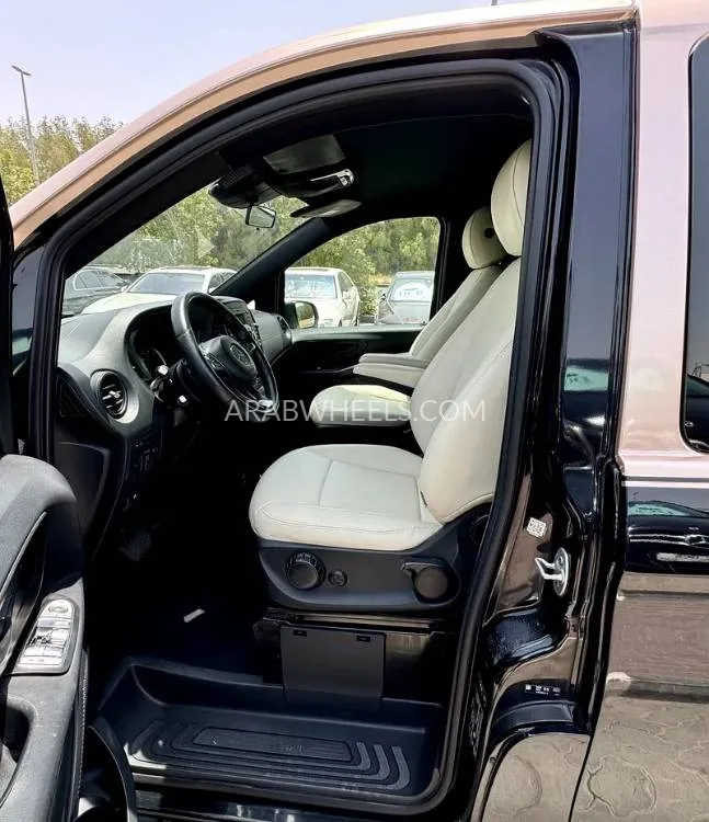 Mercedes Benz Vito 2020 for Sale in Sharjah Image-11