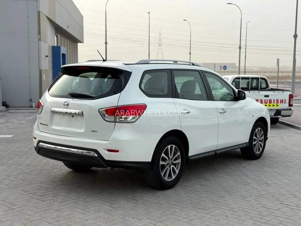Nissan Pathfinder 2014 for Sale in Abu Dhabi Image-5