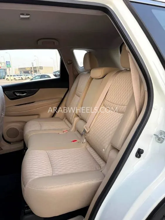 Nissan X-Trail 2018 for Sale in Abu Dhabi Image-9