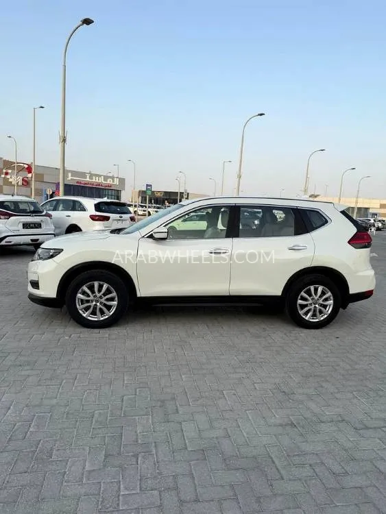 Nissan X-Trail 2018 for Sale in Abu Dhabi Image-10