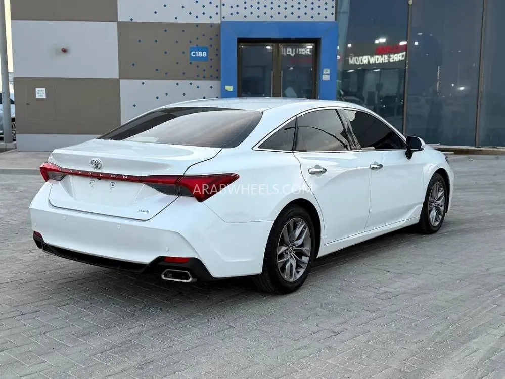 Toyota Avalon 2020 for Sale in Abu Dhabi Image-2