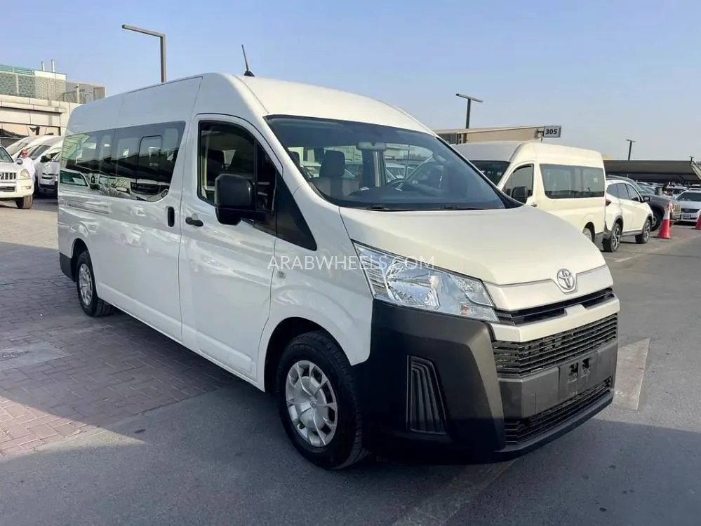 Toyota Hiace 2022 for Sale in Sharjah Image-6