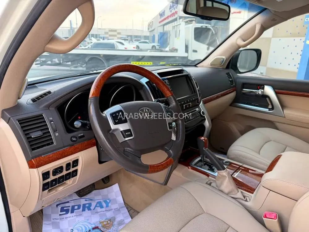 تويوتا لاند كروزر 2015 for Sale in أبو ظبي Image-4