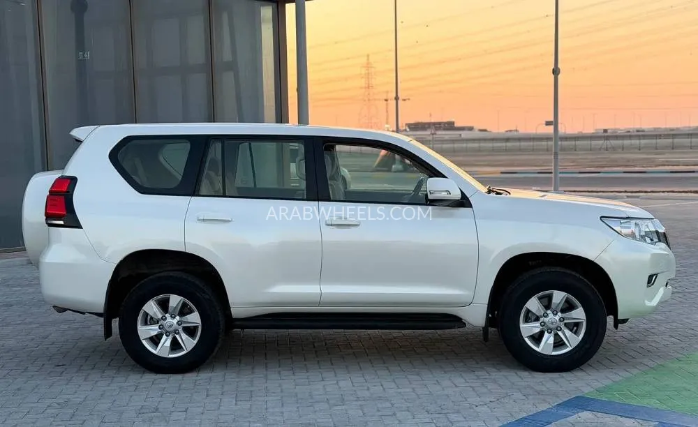 Toyota Land Cruiser Prado 2022 for Sale in Abu Dhabi Image-4