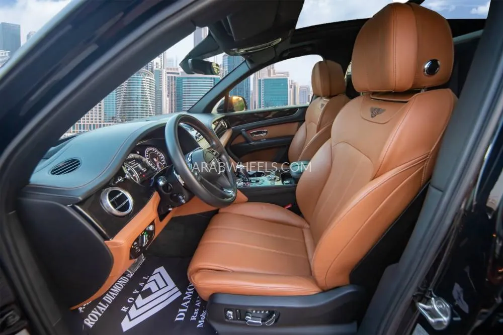 بينتلي بينتايجا 2020 for Sale in دبي Image-5