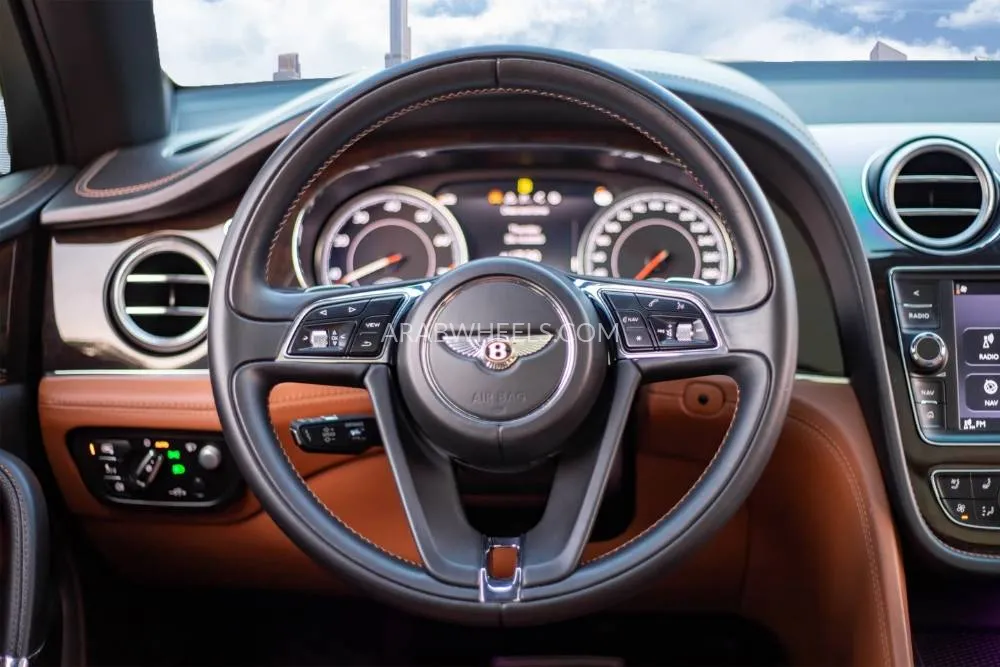 بينتلي بينتايجا 2020 for Sale in دبي Image-9